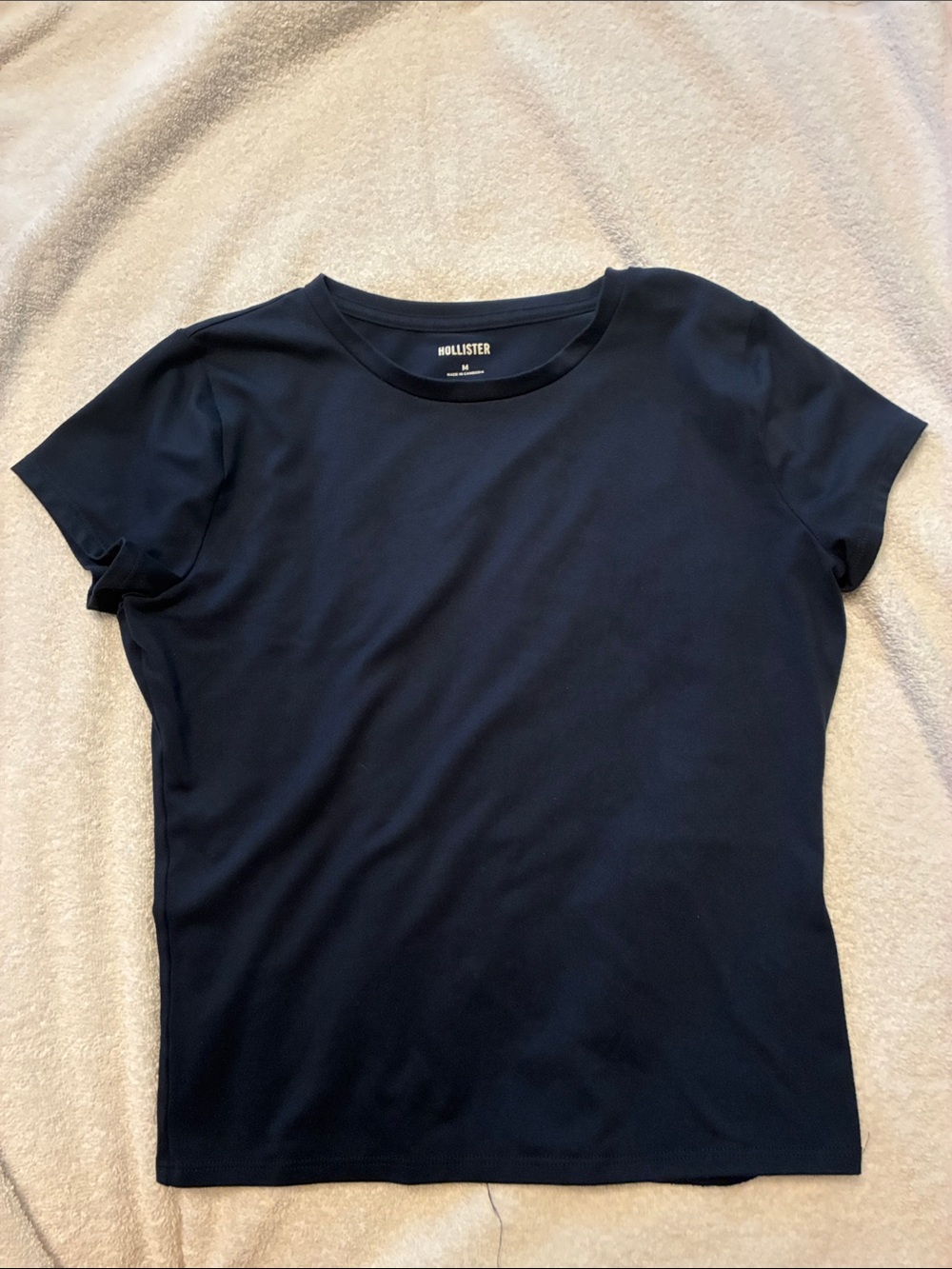 Hollister Women's Short Sleeve Crew Tee in Navy Blue